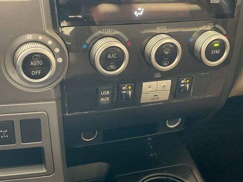 Used 2015 Toyota Sequoia Limited AWD/4WD image 19