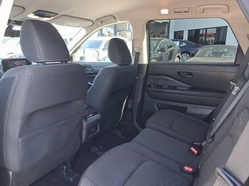 Used 2024 Nissan Pathfinder SV FWD image 13