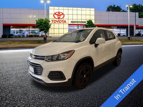 Used 2020 Chevrolet Trax LS AWD/4WD image 1