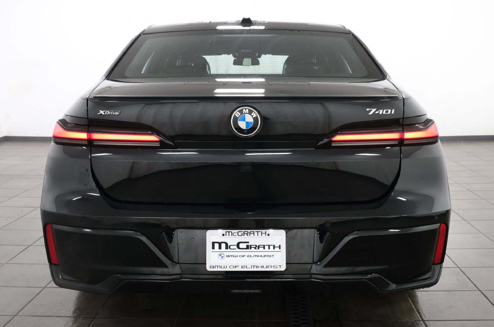 Used 2024 BMW 740i xDrive w/ Premium Package 2 AWD/4WD image 4