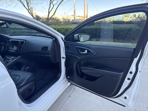 Used 2015 Chrysler 200 S w/ Navigation & Sound Group I image 17