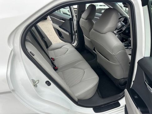 Used 2020 Toyota Camry SE image 22