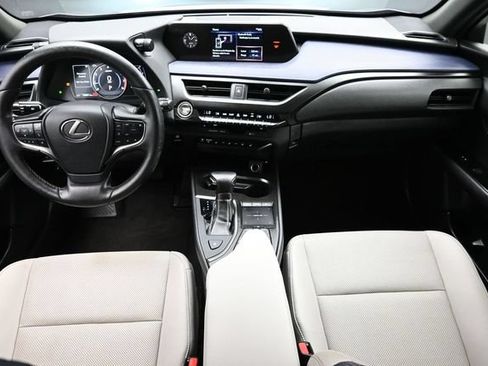 Used 2019 Lexus UX 200 w/ Premium Package FWD image 17
