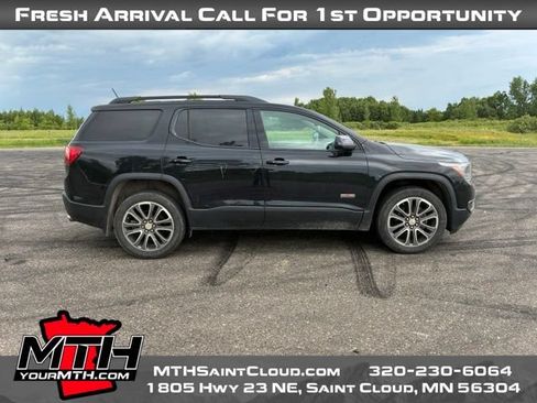Used 2017 GMC Acadia SLT w/ LPO, Floor Liner Package AWD/4WD image 2