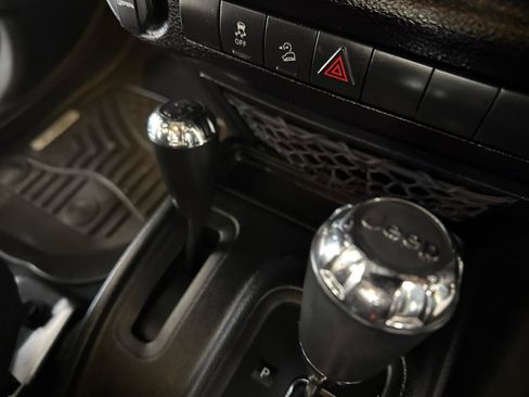 Used 2018 Jeep Wrangler Unlimited Sport w/ Connectivity Group image 47