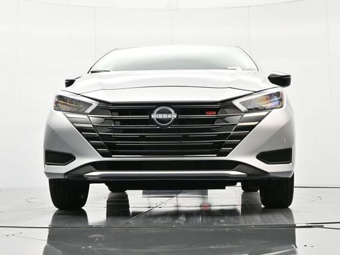 New 2025 Nissan Versa SR w/ Trunk Package FWD image 35