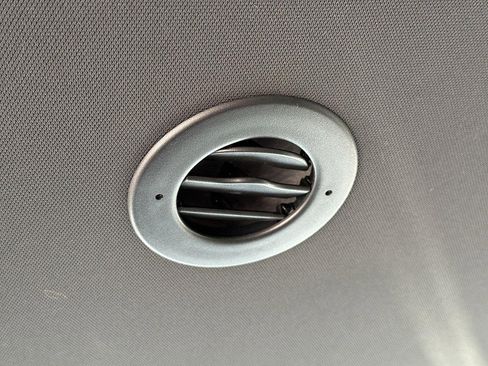 Used 2024 GMC Yukon SLT RWD image 20
