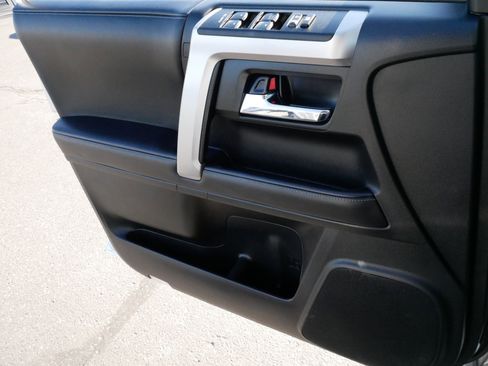 Certified 2024 Toyota 4Runner SR5 AWD/4WD image 27