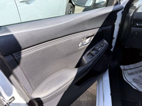Used 2023 Nissan Sentra SV FWD image 13