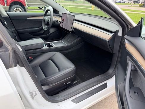 Used 2021 Tesla Model 3 Standard Range Plus image 11