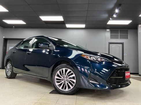 Used 2019 Toyota Corolla XLE FWD image 2