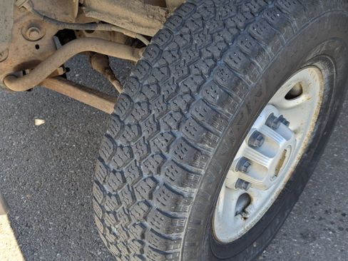 Used 2004 Chevrolet Silverado 2500 W/T AWD/4WD image 31