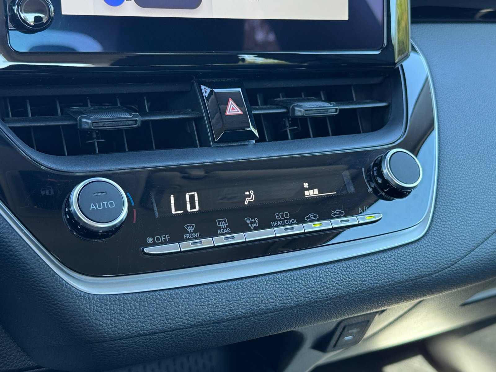 Used 2025 Toyota Corolla LE FWD image 18