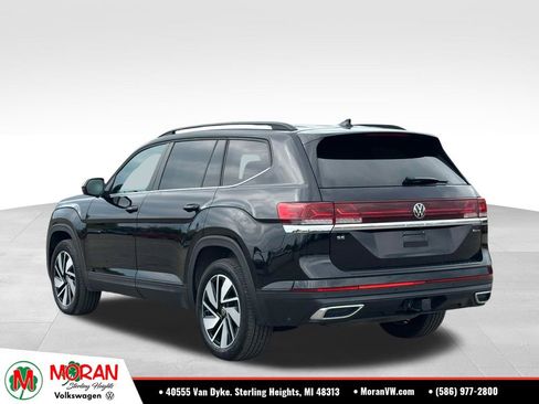 Used 2024 Volkswagen Atlas SE AWD/4WD image 3
