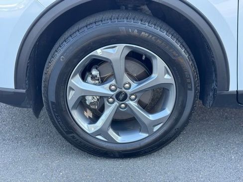 Used 2025 Ford Escape ST-Line image 9