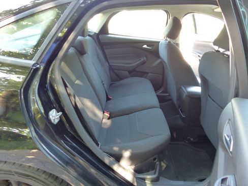 Used 2016 Ford Focus SE w/ Equipment Group 201A FWD image 39