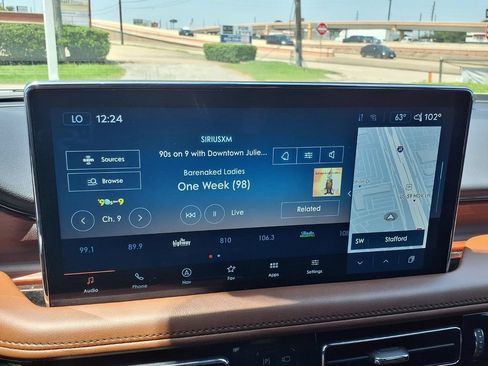 Certified 2023 Lincoln Nautilus Reserve w/ Luxury Package AWD/4WD image 20