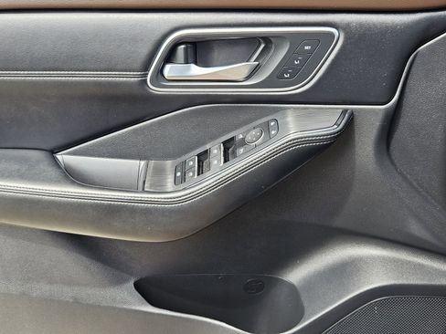 Used 2023 Nissan Rogue Platinum w/ Platinum Premium Package image 28