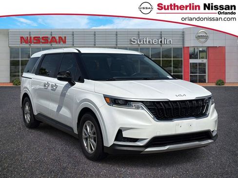 Used 2022 Kia Carnival LX FWD image 1