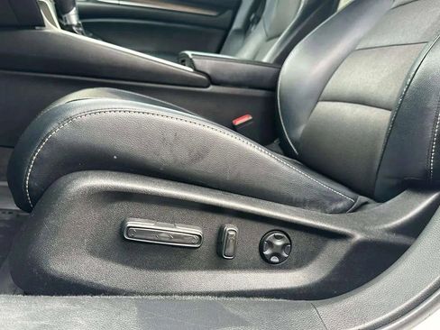 Used 2018 Honda Accord Sport image 14