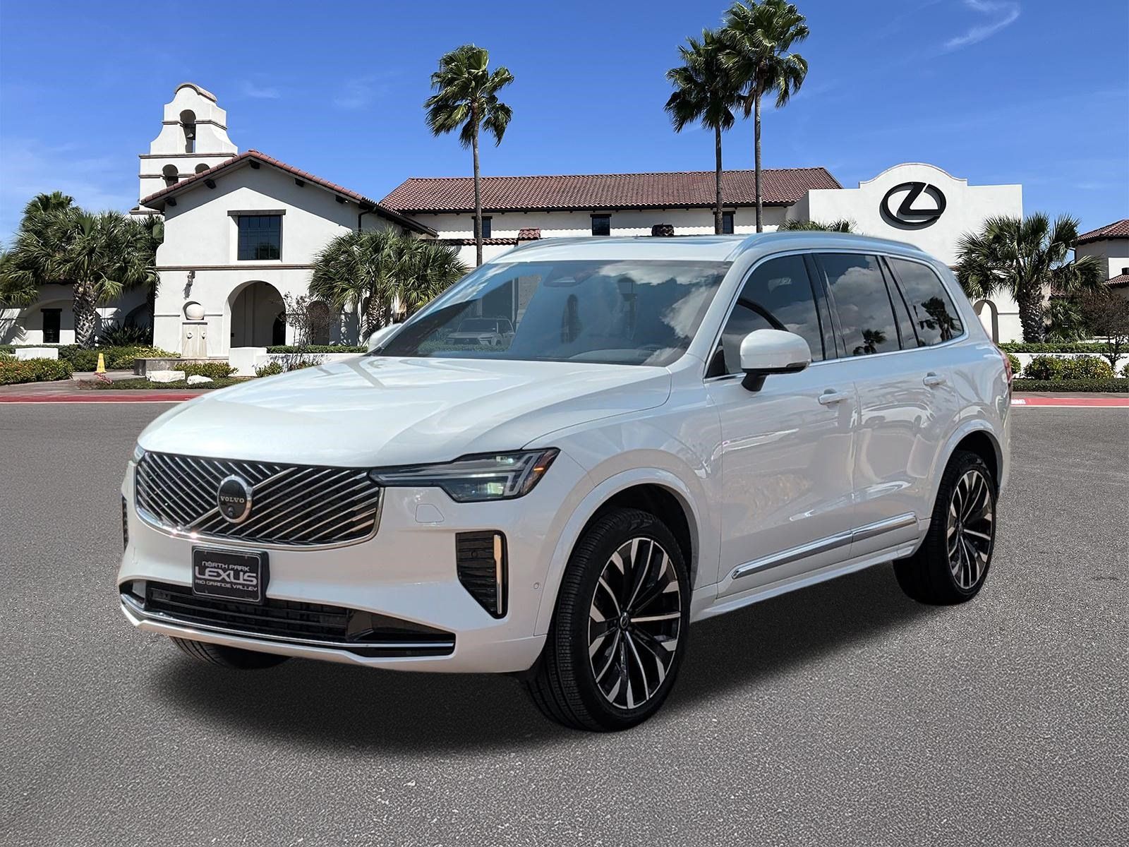 Used 2026 Volvo XC90 B6 Plus w/ Protection Package Premier AWD/4WD image 5