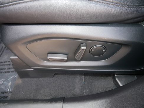 Certified 2022 Ford Explorer Limited w/ Equipment Group 301A image 19