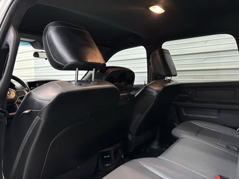 Used 2022 RAM 2500 Tradesman w/ Chrome Appearance Group image 25