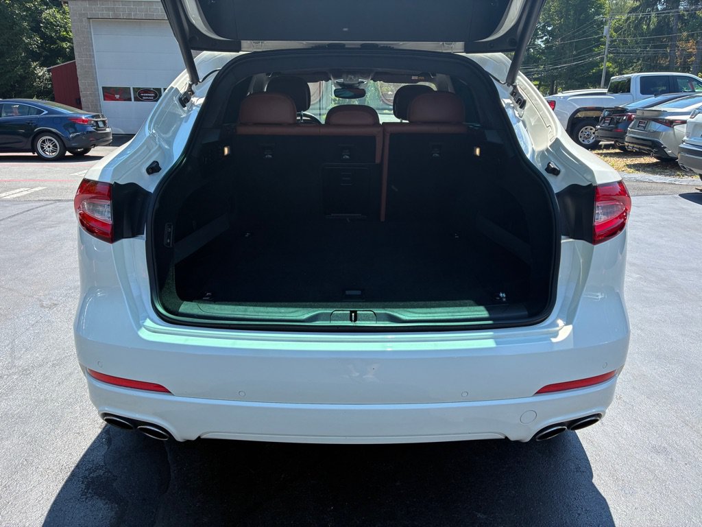 Used 2019 Maserati Levante AWD/4WD image 10
