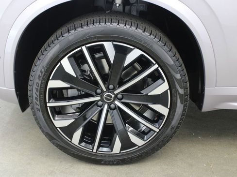 New 2026 Volvo XC90 B6 Plus w/ Protection Package Premier AWD/4WD image 31