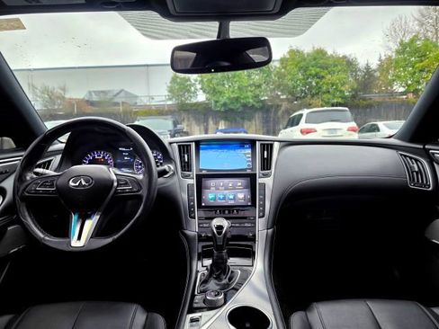 Used 2017 INFINITI Q60 3.0t w/ Premium Plus Package 3.0T image 10