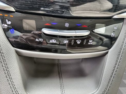 Certified 2024 Cadillac XT6 Premium Luxury w/ Technology Package AWD/4WD image 17