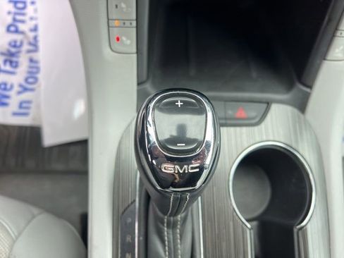 Used 2018 GMC Acadia SLT image 25