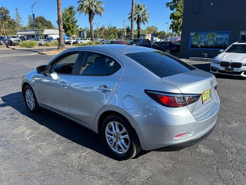 Used 2018 Toyota Yaris iA FWD image 7
