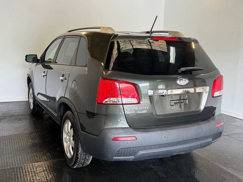 Used 2011 Kia Sorento 2WD w/ Convenience Pkg image 6