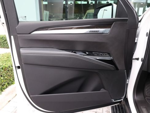 Used 2025 Cadillac Escalade ESV Premium Luxury w/ LPO, Floor Liner Package AWD/4WD image 14