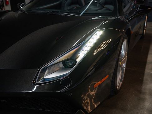 Used 2018 Ferrari 488 Spider RWD image 16