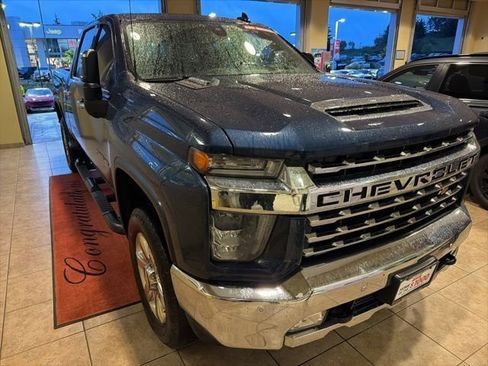 Used 2022 Chevrolet Silverado 2500 LTZ w/ LTZ Premium Package image 3