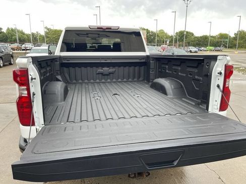 Used 2022 Chevrolet Silverado 2500 Custom w/ Custom Value Package AWD/4WD image 22