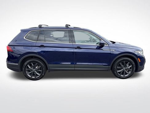 Certified 2022 Volkswagen Tiguan SE image 7
