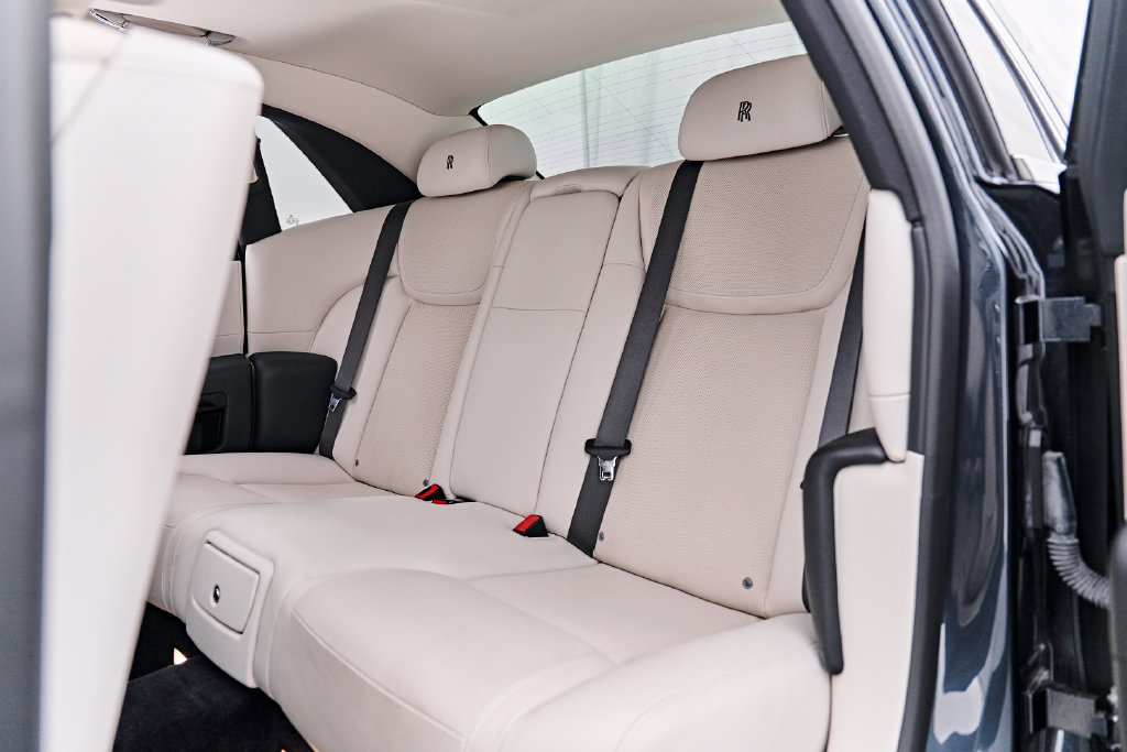 Used 2016 Rolls-Royce Ghost RWD image 51