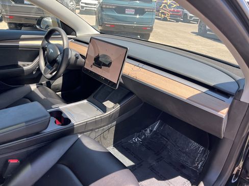 Used 2023 Tesla Model 3 Standard Range RWD image 18