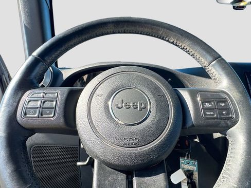 Used 2017 Jeep Wrangler Unlimited Sahara w/ Connectivity Group image 8