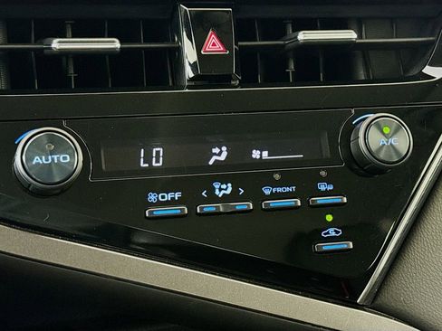 Used 2024 Toyota Camry SE FWD image 16