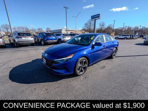 Certified 2023 Hyundai Elantra SEL w/ Convenience Package image 3