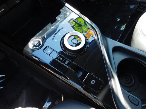 Used 2024 Kia Niro Wind w/ Wind Preserve Package FWD image 22
