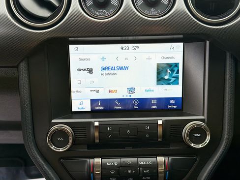 Used 2022 Ford Mustang Shelby GT500 w/ Technology Package image 29