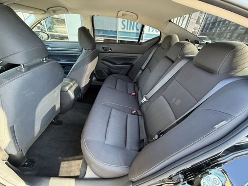 Used 2024 Nissan Altima 2.5 SV image 29