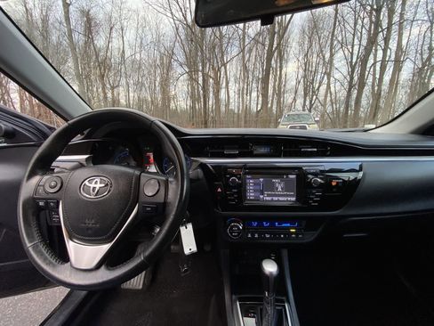 Used 2015 Toyota Corolla S image 24