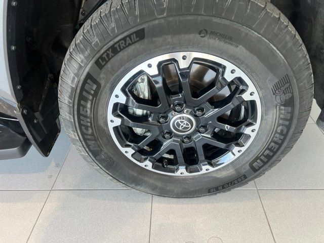 Used 2023 Toyota Sequoia Limited w/ TRD Off-Road Package AWD/4WD image 12