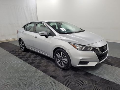 Used 2021 Nissan Versa SV FWD image 11